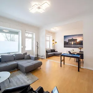  Apartment Massagesessel, King-sized Bed, Billardtisch, 2 Couches Deutschland